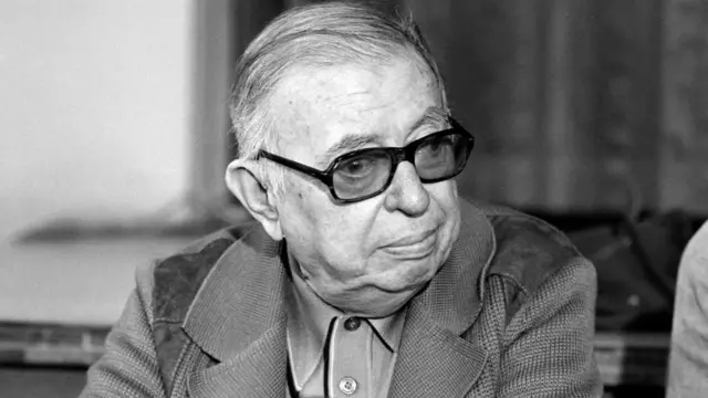 জ্যঁ পল সার্ত্রে ১৯৮০ সালে মারা যান।