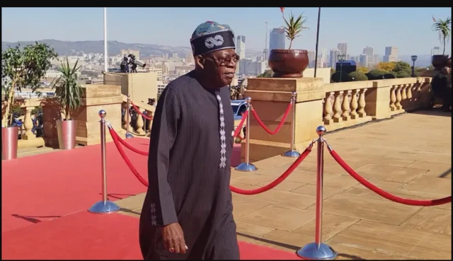 Aworan Aarẹ Bọla Tinubu nibi ayẹyẹ naa