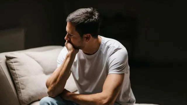 በሃሳብ ውስጥ ያለ ሰው 