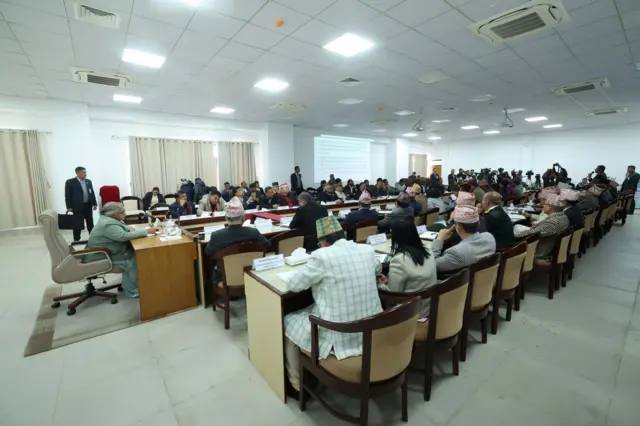 प्रधानमन्त्री सुशीला कार्कीले दलका प्रतिनिधिहरूसँग चुनावबारे आयोजना गरेको छलफल