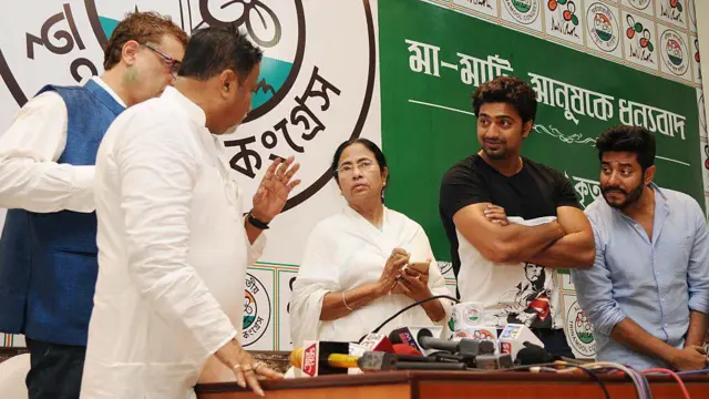 মমতা ব্যানার্জীকে ছেড়ে যাবেন না বলেও চলে গিয়েছেন অভিনেতা -এমপি দীপক অধিকারী ওরফে দেব - ফাইল ছবি