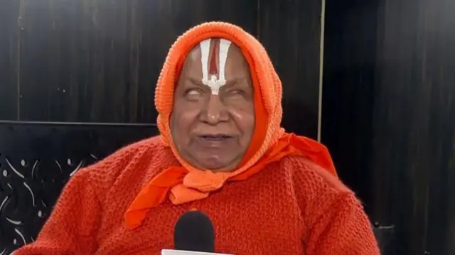 మోహన్ భగవత్ ప్రకటనపై స్వామి రామభద్రాచార్య విమర్శలు