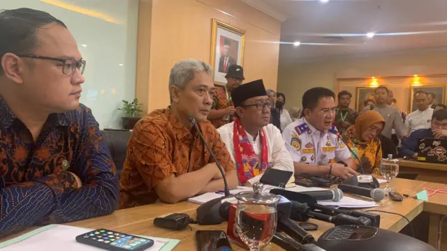 Pemerintah berencana akan menerapkan uji emisi kendaraan dan mendorong penggunaan kendaraan listrik