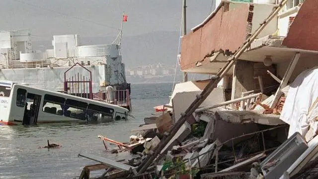 Tetemeko la ardhi katika eneo la Marmara lilifuatiwa na tsunami yenye mawimbi ya hadi mita 2.5.