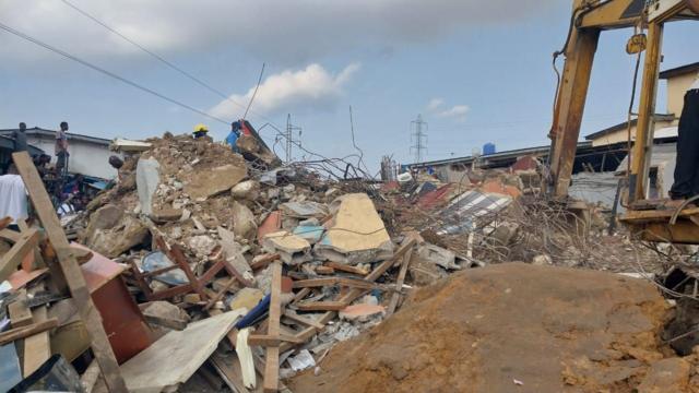 Many Feared Dead As Mosque Collapses in Lagos