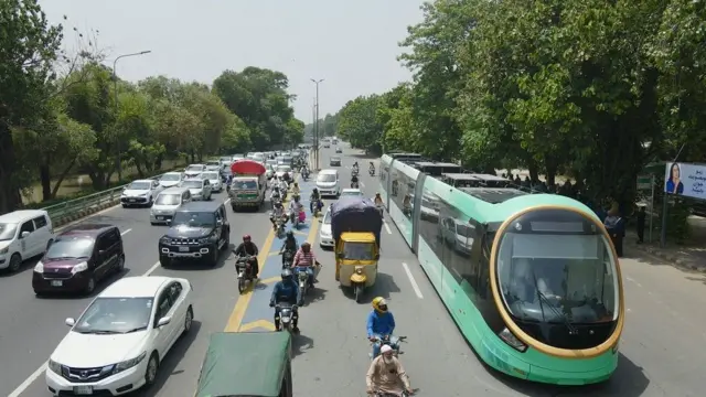 لاہور، ٹرام، کینال روڈ