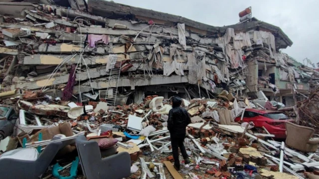 ماهرین وايي، چېرې چې یاست همالته پاتې شئ.