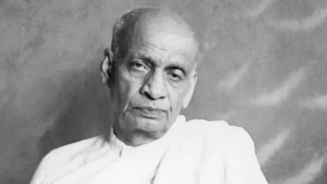 વલ્લભભાઈએ અભ્યાસની શરૂઆત કરમસદમાં કરી હતી