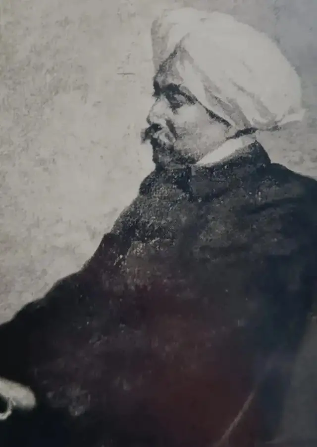 سکھ دیو نے فیصلہ کیا کہ بھگت سنگھ یہ سفر درگا دیوی کے شوہر کے طور پر کرے گا۔ 