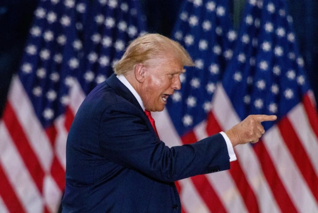 डोनाल्ड ट्रंप