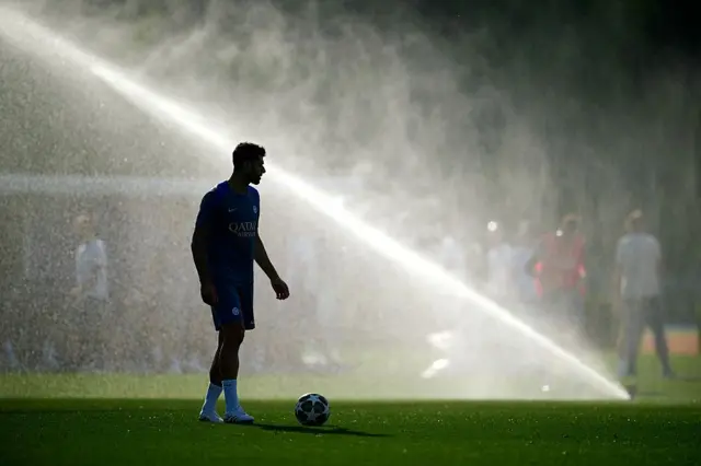 طارمی در حال تمرین