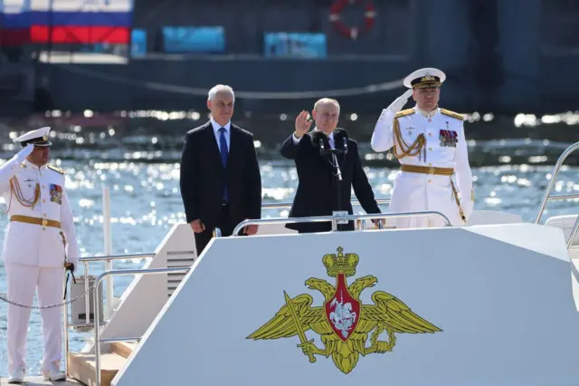 Putin, Andrei Belousov, Alexander Moiseyev bir teknede