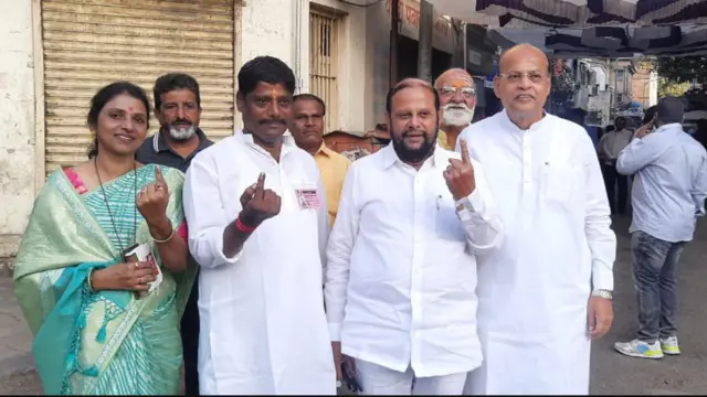 रविंद्र धंगेकर मतदान करून आल्यानंतर 