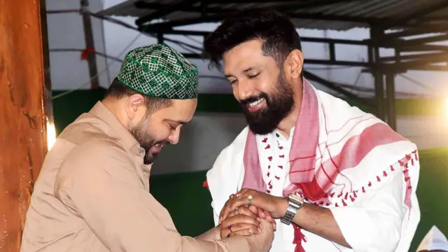 चिराग पासवान और तेजस्वी यादव की क़रीबी की चर्चा खूब होती रही लेकिन चिराग पासवान ने कभी पाला नहीं बदला.