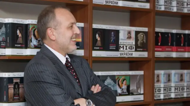 Телеведучий Юрій Макаров під час презентації нового роману української письменниці Оксани Забужко "Музей покинутих секретів", Київ, 2009 рік