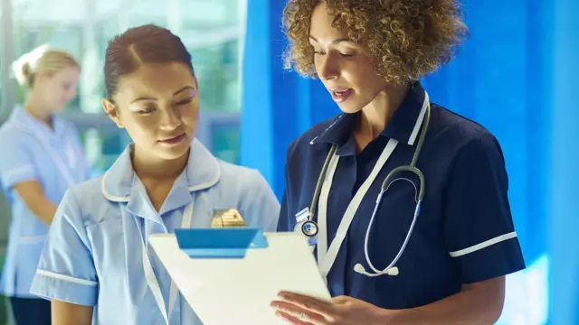 यूकेमा कार्यरत नर्स