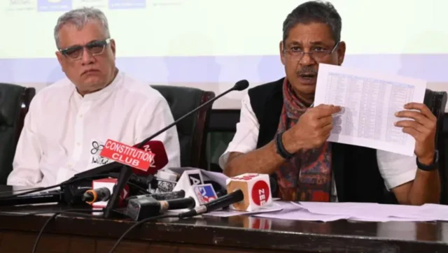 ਤ੍ਰਿਣਮੂਲ ਕਾਂਗਰਸ ਦੇ ਸੰਸਦ ਮੈਂਬਰ ਡੇਰੇਕ ਓ ਬ੍ਰਾਇਨ ਅਤੇ ਕੀਰਤੀ ਆਜ਼ਾਦ