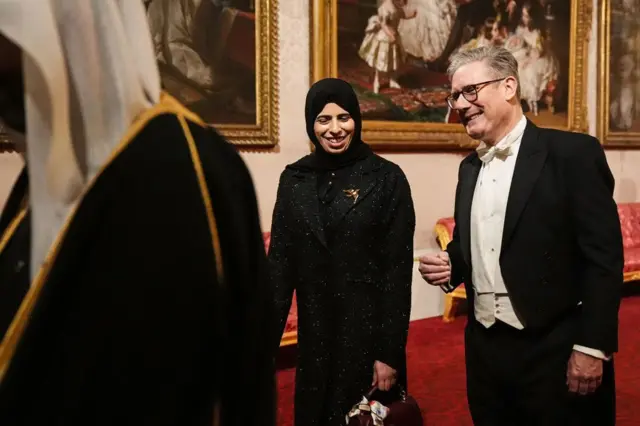 نخست‌وزیر بریتانیا به همراه با لولوه خاطر، وزیر آموزش و پرورش قطر