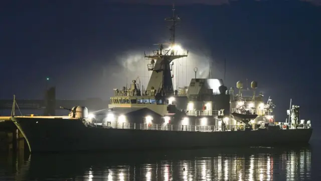 LÉ George Bernard Shaw в Дублине