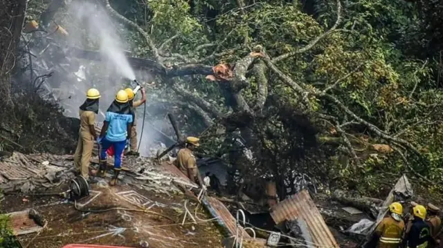दुर्घटनास्थळावर बचाव दल