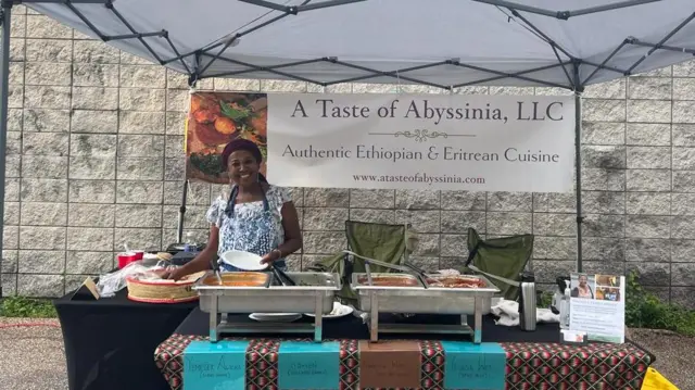 ኣልጋነሽ ኣብ ስራሕ