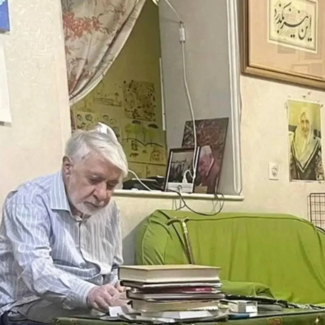 میرحسین موسوی از حدود ۱۵ سال پیش همراه همسرش زهرا رهنورد در حبس خانگی است