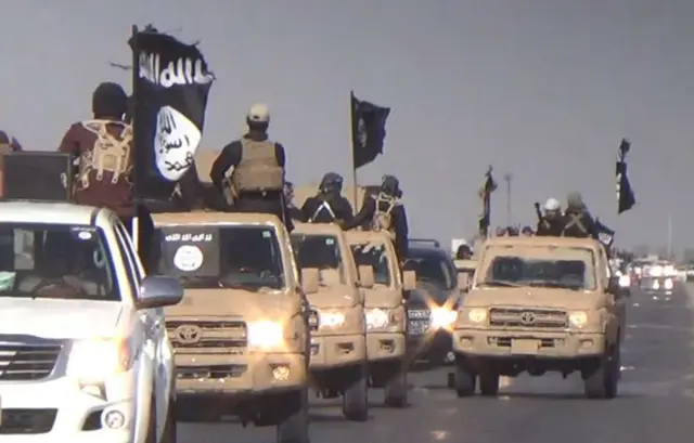 نام نہاد دولت اسلامیہ کی پروپیگنڈا ویڈیو سے لی گئی تصویر