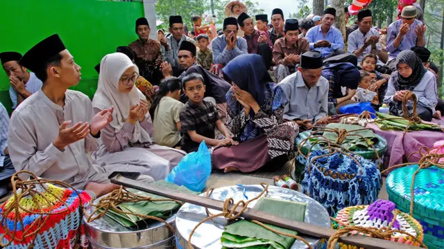 Foto ilustrasi interaksi masyarakat di Desa Tlogopucang, Kandangan, Temanggung, Jawa Tengah, Jumat (26/6/2026).