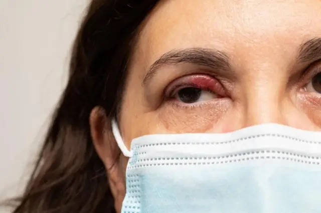 మేకప్, సౌందర్య ఉత్పత్తులు