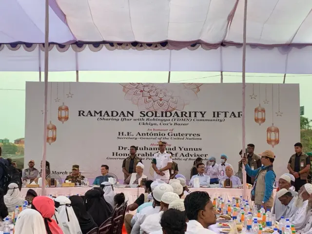 ইফতারে অংশ নেওয়া রোহিঙ্গারা শিগগিরই প্রত্যাবাসনের আশা দেখছেন