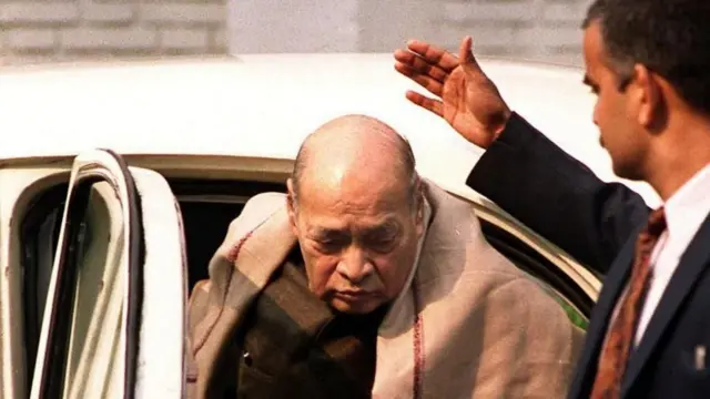 పీవీ నరసింహారావు, ఏఐసీసీ, గుజరాత్ ప్లీనరీ