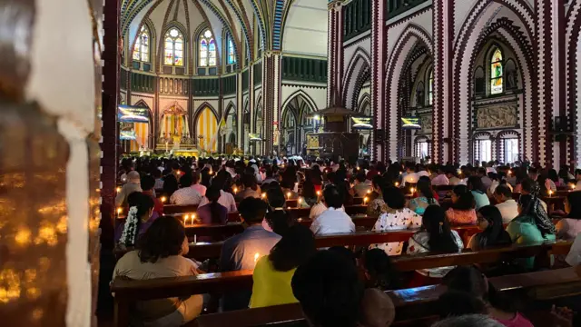 ရန်ကုန်မြို့၊ စိန့်မေရီကာဒီဒြယ်က အီစတာအကြိုည ဝတ်ပြုဆုတောင်းမှု