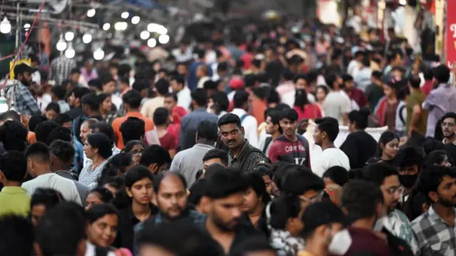 बिजनेस स्टैंडर्ड की एक रिपोर्ट के मुताबिक भारत में शराब का मार्केट 60 अरब अमेरिकी डॉलर का है