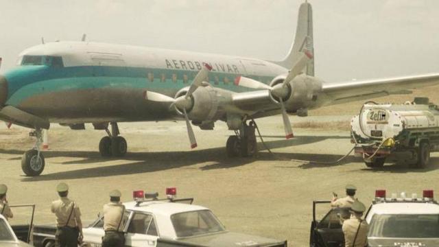 Vuelo 601: el avión colombiano secuestrado durante 60 horas por dos  paraguayos que protagonizó el acto de piratería aérea más largo de la  historia de América Latina - BBC News Mundo