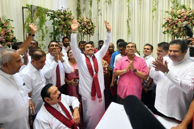 श्रीलंकेत आंदोलकांनी सत्तेतून खाली खेचलेलं राजपक्षे कुटुंब पुन्हा सत्ता काबीज करण्याच्या प्रयत्नात