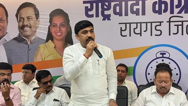 शिवसेनेचे आमदार महेंद्र थोरवे यांच्या आरोपांवर राष्ट्रवादी काँग्रेस पक्षाचे रायगड जिल्हा अध्यक्ष सुधाकर घारे यांनीही फेसबुकवर एक व्हीडिओ प्रसारित करून उत्तर दिलेलं आहे.