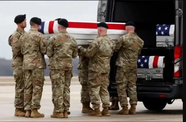 Saddex askari oo Maraykan ah ayaa lagu dilay weerar diyaarad aan duuliye lahayn oo ay kooxaha taabacsan Iran ku qaadeen saldhigga Tower 22 ee dalka Urdun.
