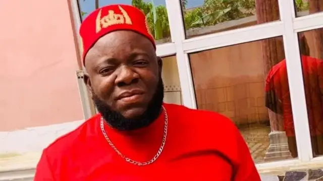 Dibia ahụ bụ otu n'ime dibia ndị na-ewu ewu na-eji soshal midia ekesa ọrụ ya nke gụnyere etu o si emere ndị mmadụ ọgwụ ego.