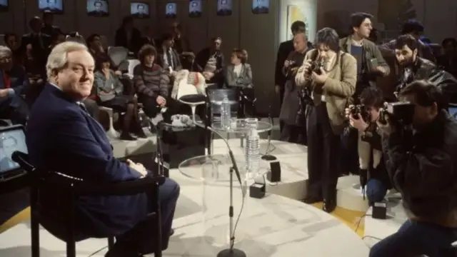 ظاهرا حضور ان ماری لوپن در برنامه تلویزیونی لوور دو وریته در زمینه مسایل سیاسی به او در انتخابات ۱۹۸۴ اروپا کمک کرد