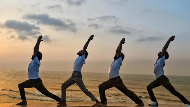 తెన్నేటి పార్కు వద్ద యోగాభ్యాసం