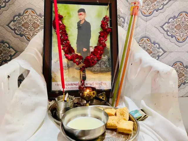 અમદાવાદ પ્લેન ક્રૅશ, અમદાવાદ પ્લેન દુર્ઘટના, ઍર ઇન્ડિયા, અમદાવાદ, બીબીસી ગુજરાતી, વિમાન દુર્ઘટના