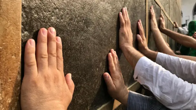 دست به کعبه