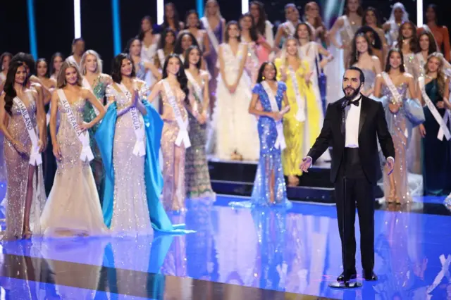 O presidenteprognósticos futebol resultados exatos amanhãEl Salvador, Nayib Bukele, durante a cerimônia do Miss Universo no Gimnasio Nacionalprognósticos futebol resultados exatos amanhãSan Salvadorprognósticos futebol resultados exatos amanhã18prognósticos futebol resultados exatos amanhãnovembroprognósticos futebol resultados exatos amanhã2023.