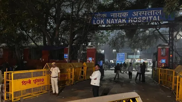 దిల్లీ పేలుడు, రెడ్ ఫోర్ట్, కారు బాంబు