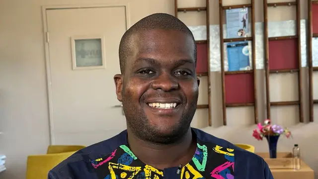 Ifoto ya Profeseri Marivate arimo guseka