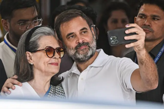 राहुल गांधी और सोनिया गांधी