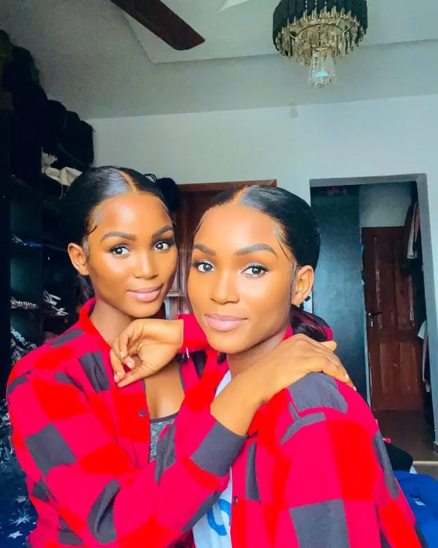 Twinz Love ati iya wọn