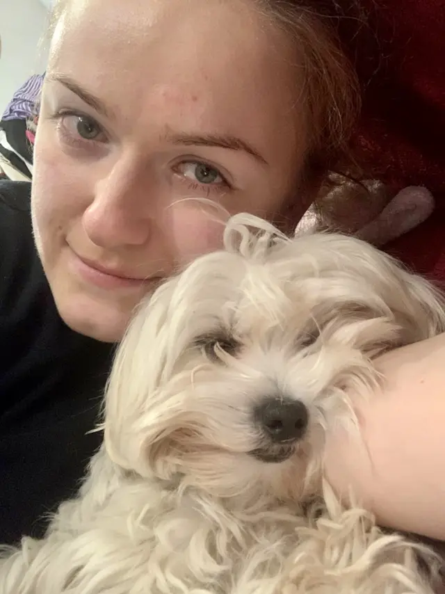 Кияни ховаються у коридорах під час нічних обстрілів