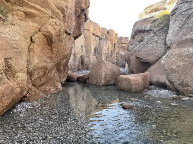 Мүрөктүн суусундай мөлтүрөгөн Кулжа-Башы суусу