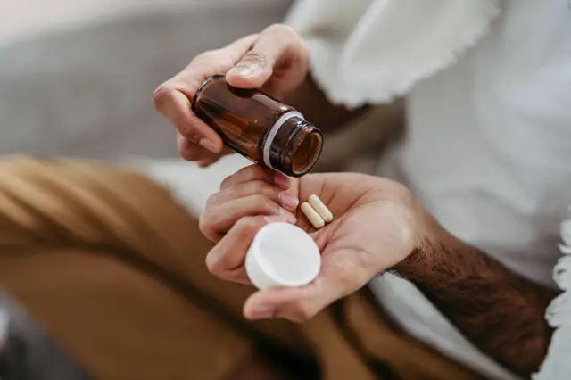 કોણે અને ક્યારે નિયમિત એસ્પિરિન લેવી જોઈએ તે હજી ચર્ચાનો વિષય છે